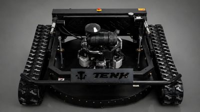 Tenk T-110 Maxi Beast - pogled spreda, motor i gusenice